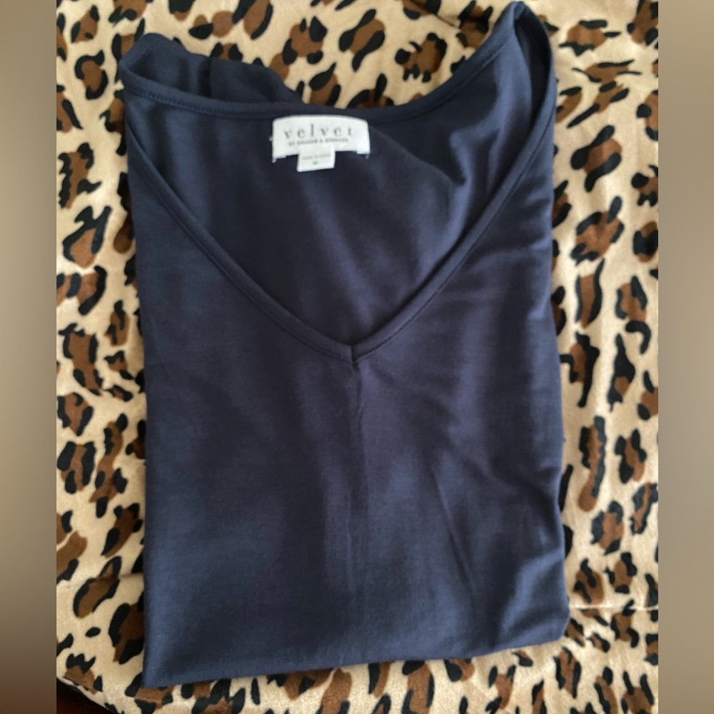 Loose fit vneck top